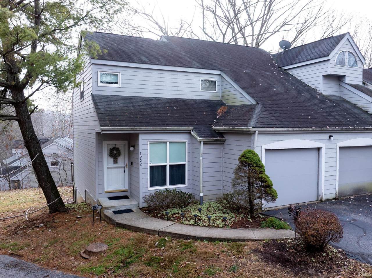 1922 Bay Pointe Drive - Photo 1