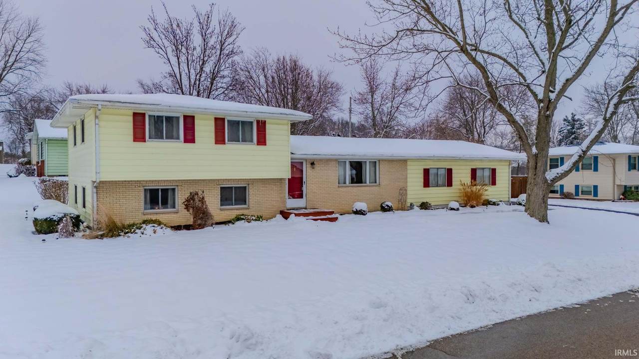 945 Sunset Drive - Photo 1