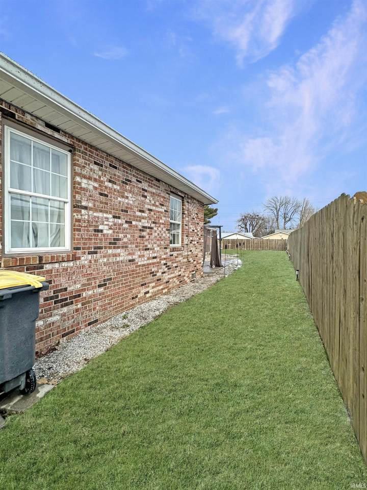 821 East Street - Photo 1