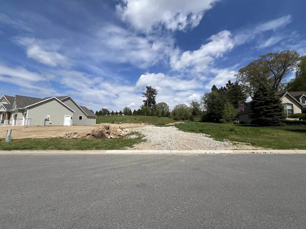 53232 Summer Breeze Drive - Photo 1