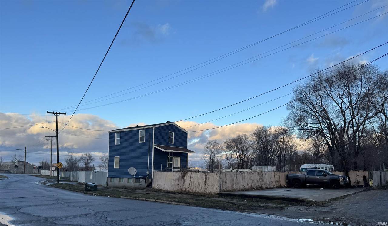 1530 Walnut Street - Photo 1