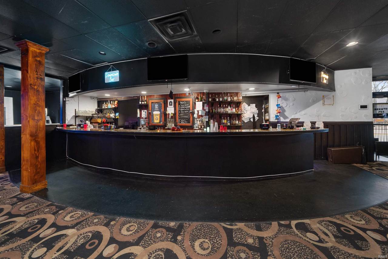 1407 Calhoun Street - Photo 1