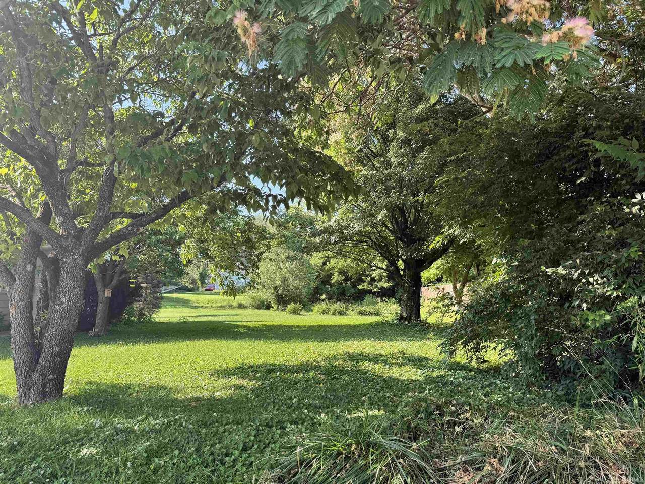 https://bt-photos.global.ssl.fastly.net/irmls/1280_boomver_1_202604001-2.jpg