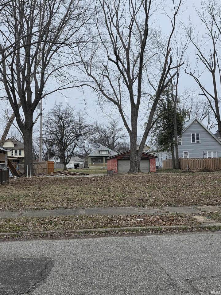 624 Blackford Avenue - Photo 1
