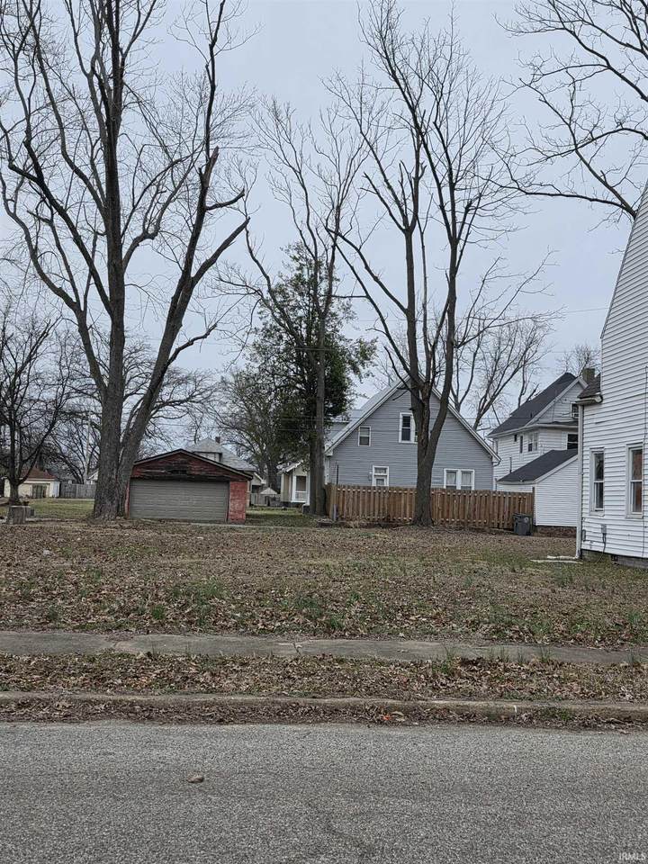 626 Blackford Avenue - Photo 1