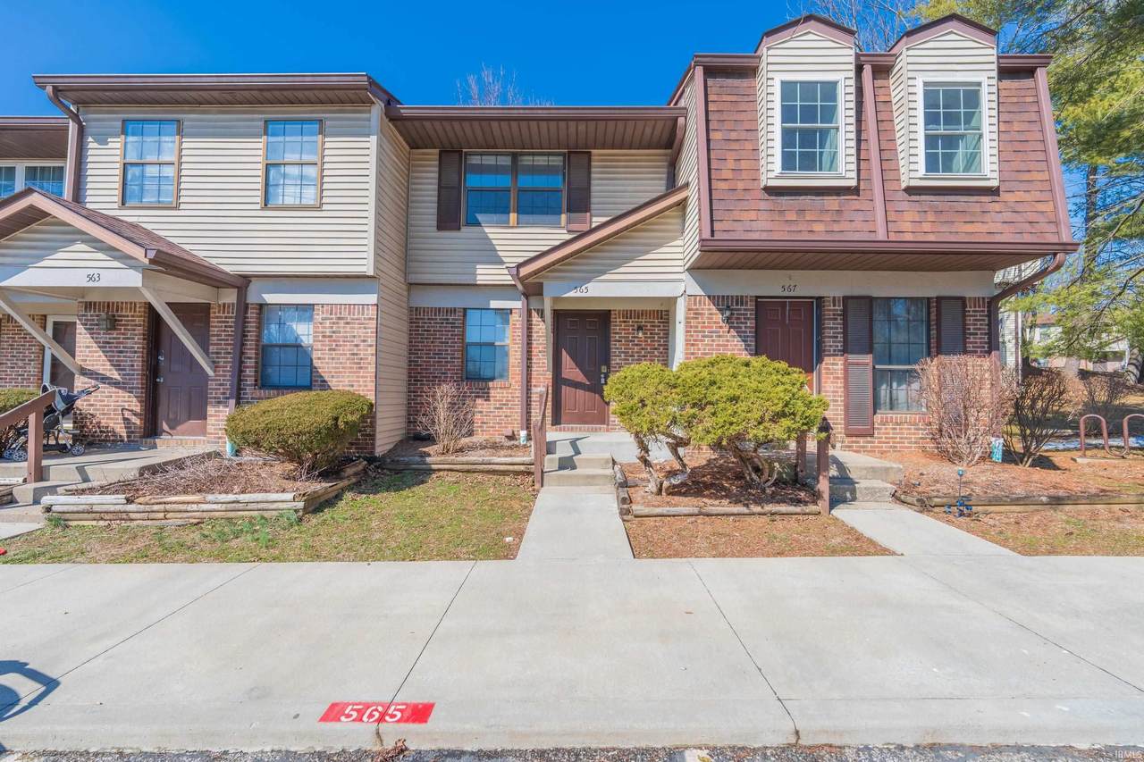 565 Graham Place - Photo 1