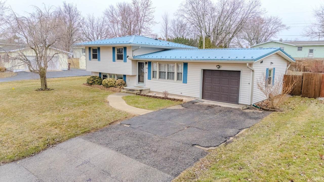 921 Sunset Drive - Photo 1