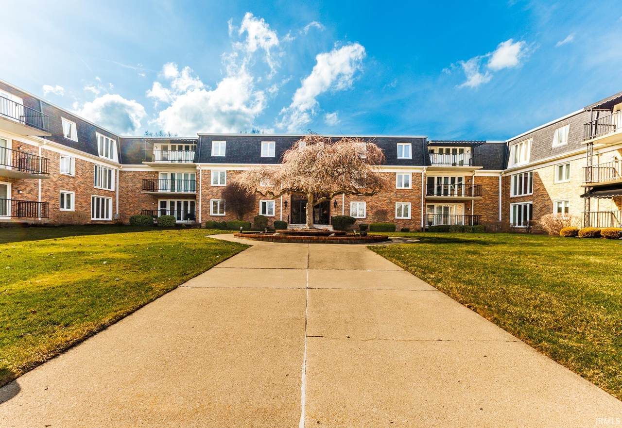 4501 Wheeling Avenue - Photo 1