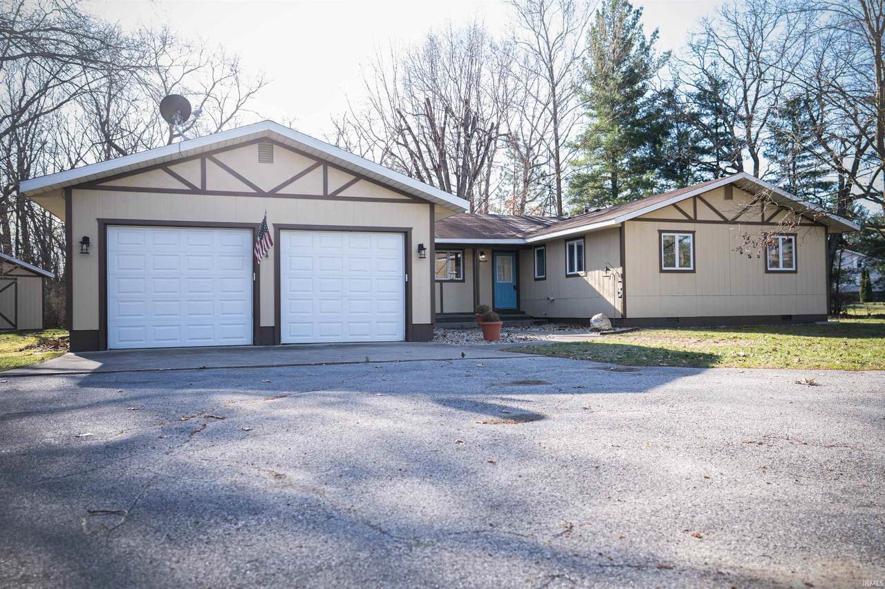 5020 Woodland Drive E - Photo 1