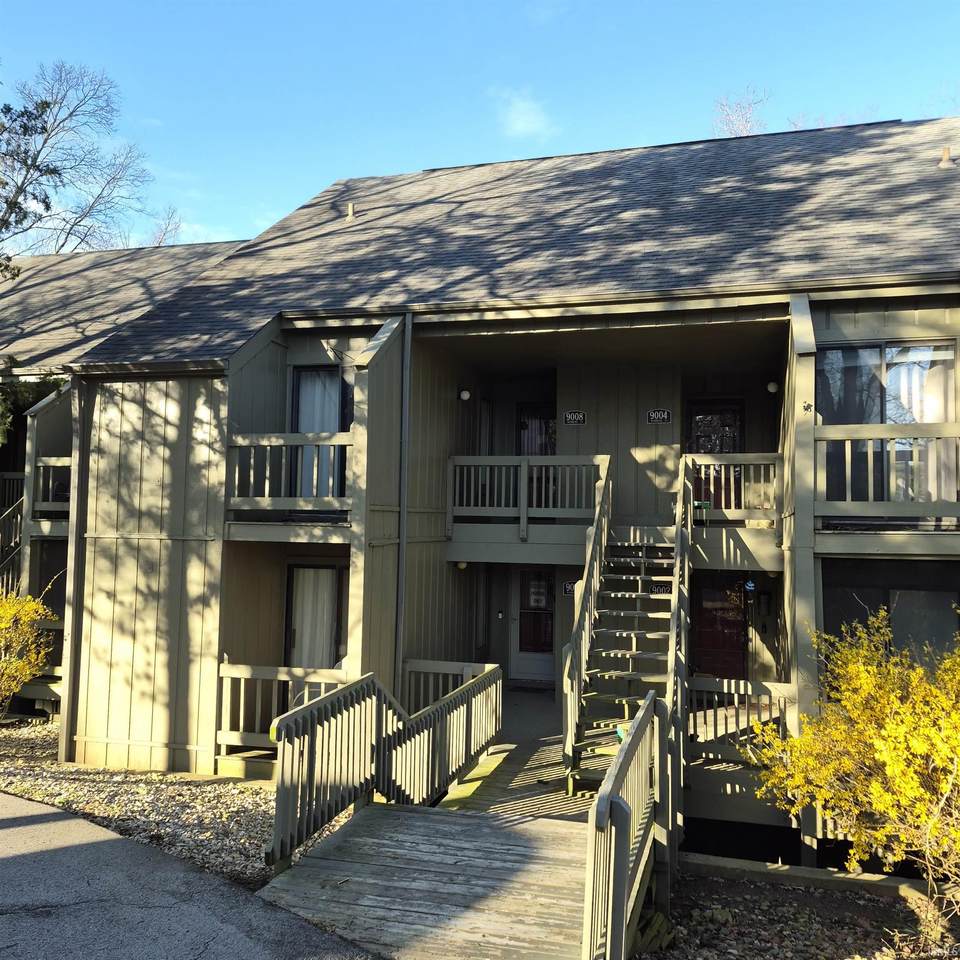 9008 Pointe Ridge Lane - Photo 1