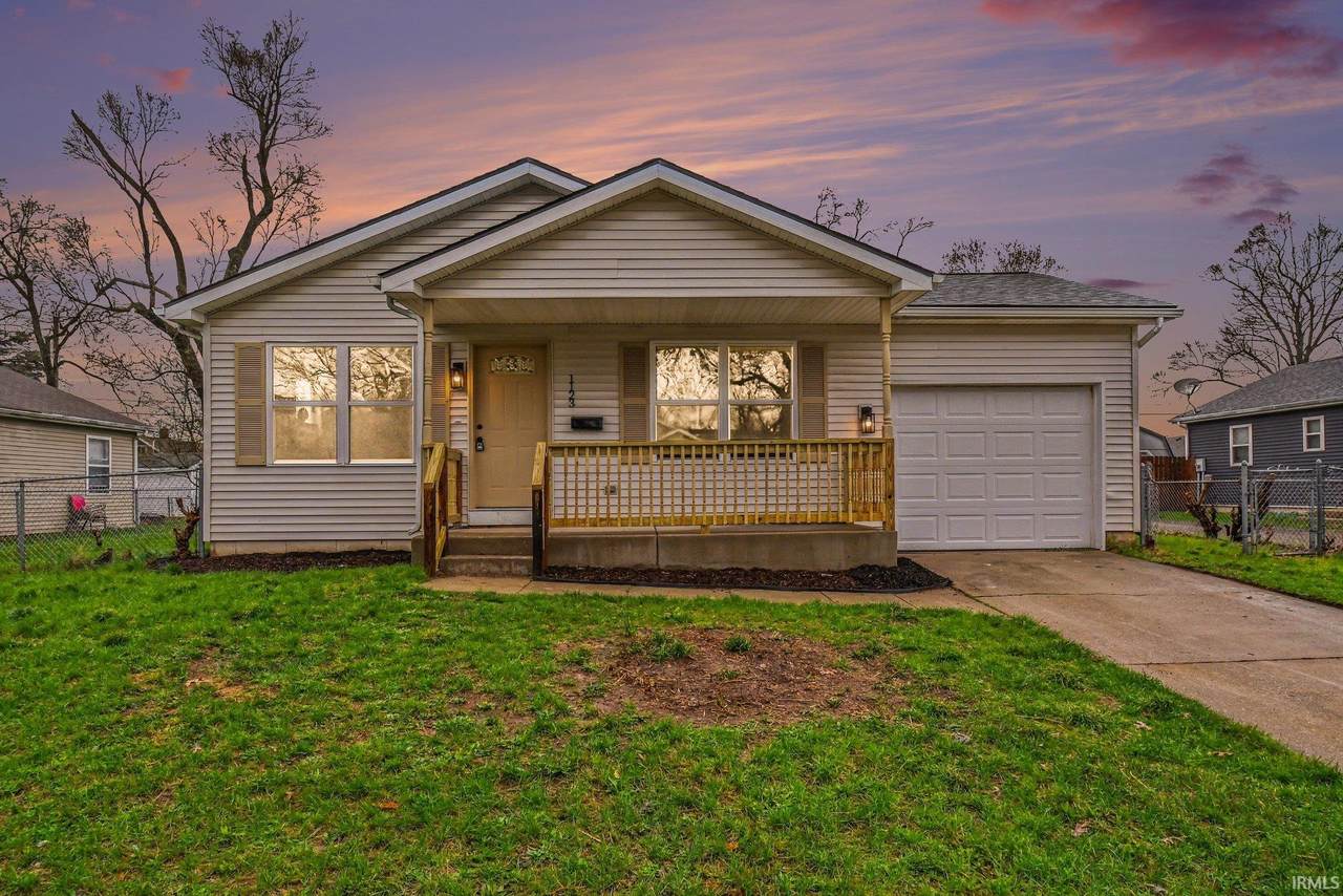 1123 Bissell Street - Photo 1