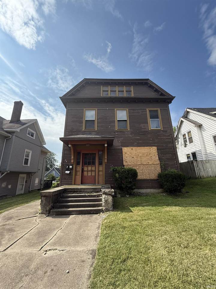 613 Spencer Avenue - Photo 1