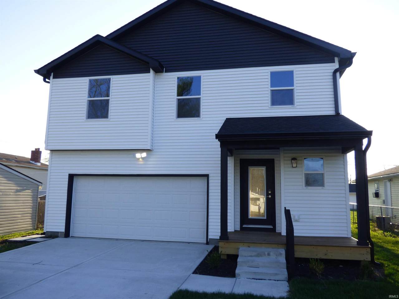 1005 Hawthorne Avenue - Photo 1