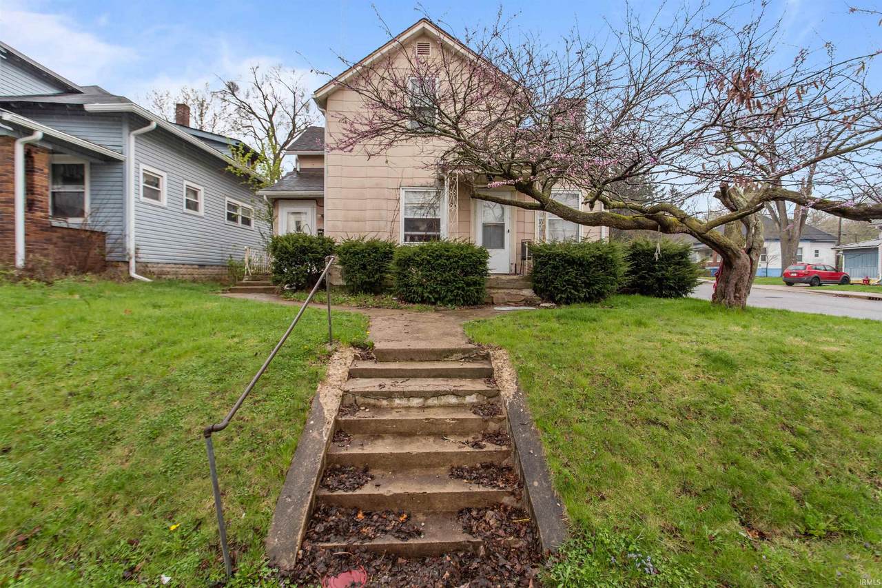 823 6th Street - Photo 1