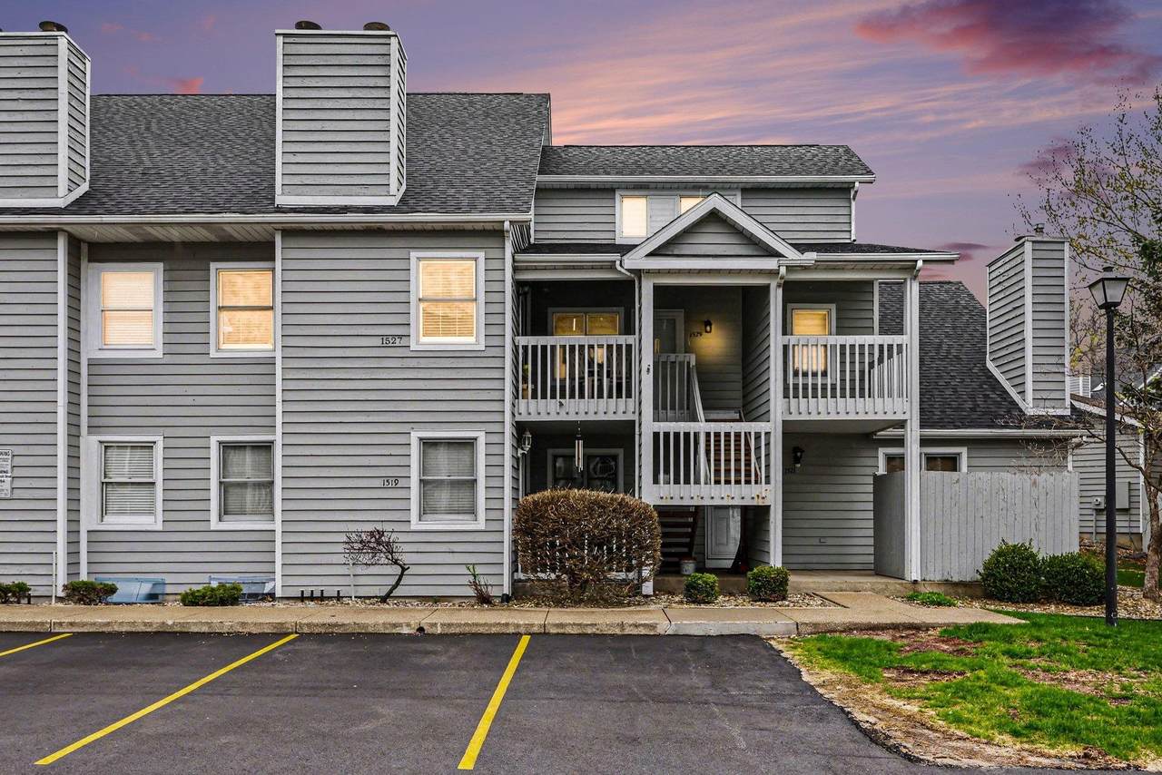 1527 Oakhill Drive - Photo 1