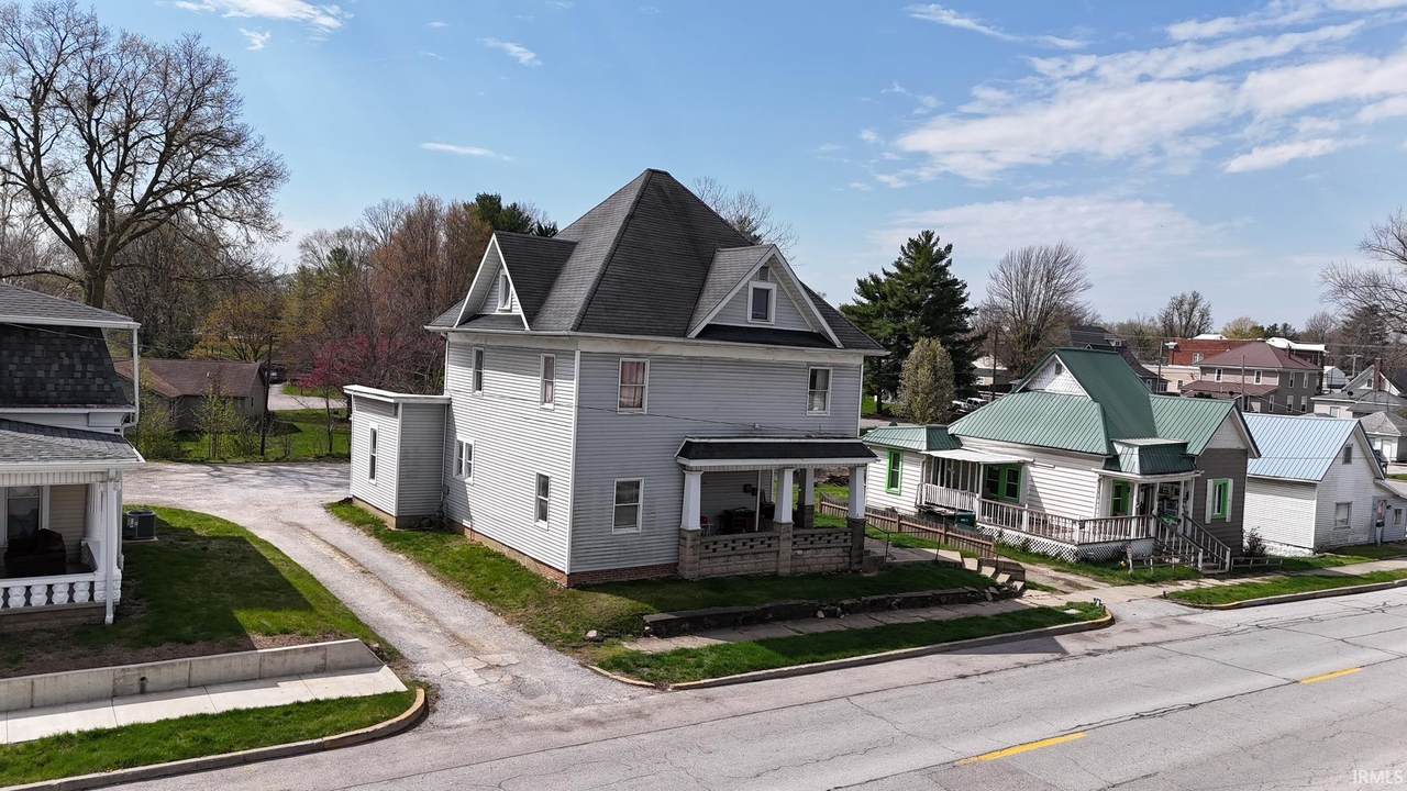 211 Columbia Street - Photo 1