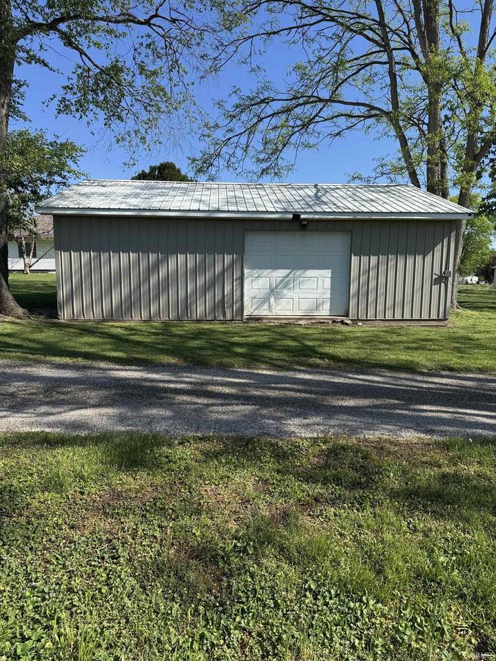 911 Illinois Street - Photo 1