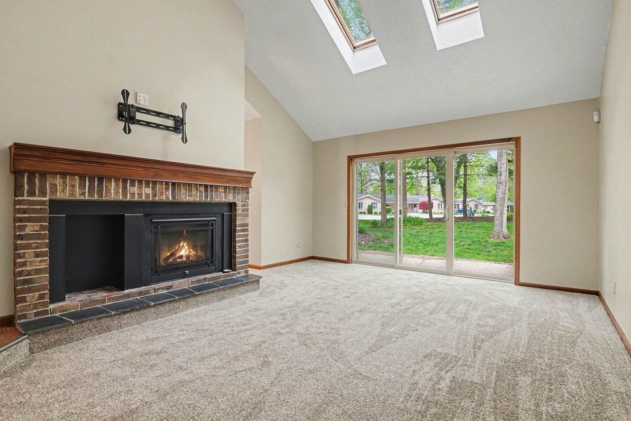 https://bt-photos.global.ssl.fastly.net/irmls/1280_boomver_1_202615586-2.jpg