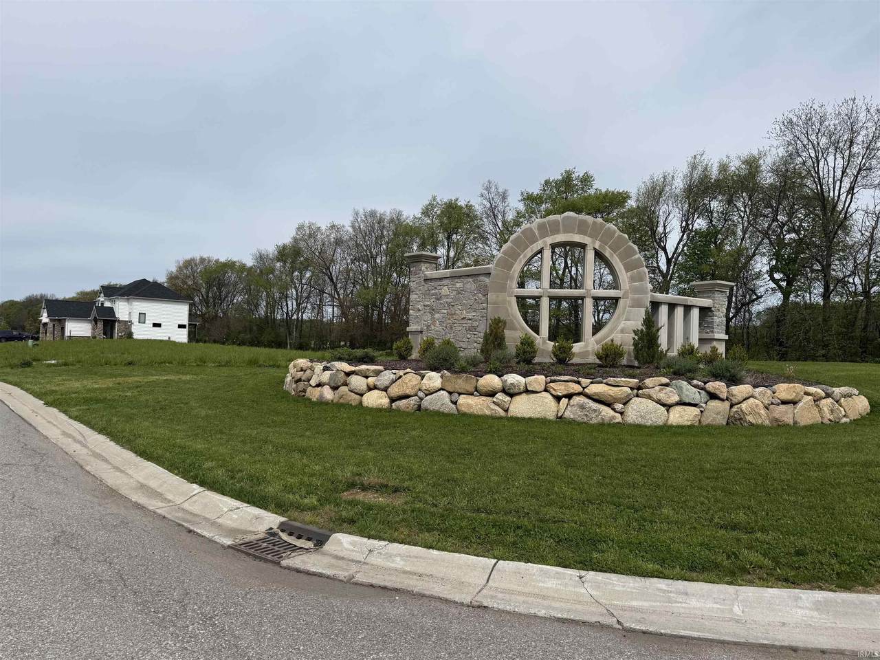 https://bt-photos.global.ssl.fastly.net/irmls/1280_boomver_1_202616930-2.jpg