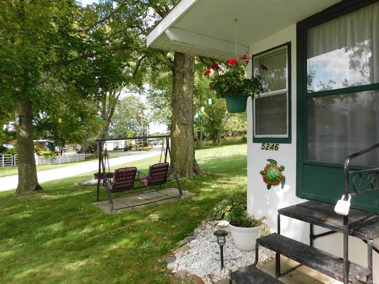 5246 Warren Avenue - Photo 1