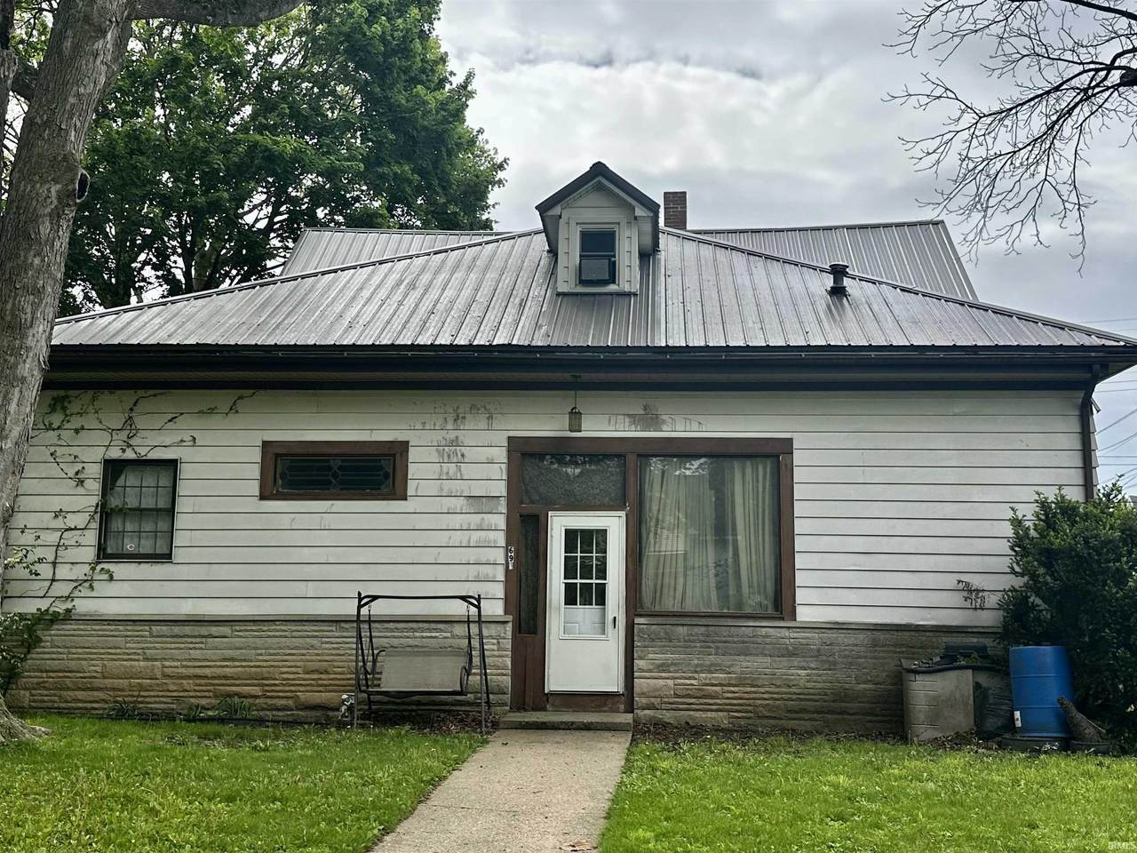 691 Hill Street - Photo 1