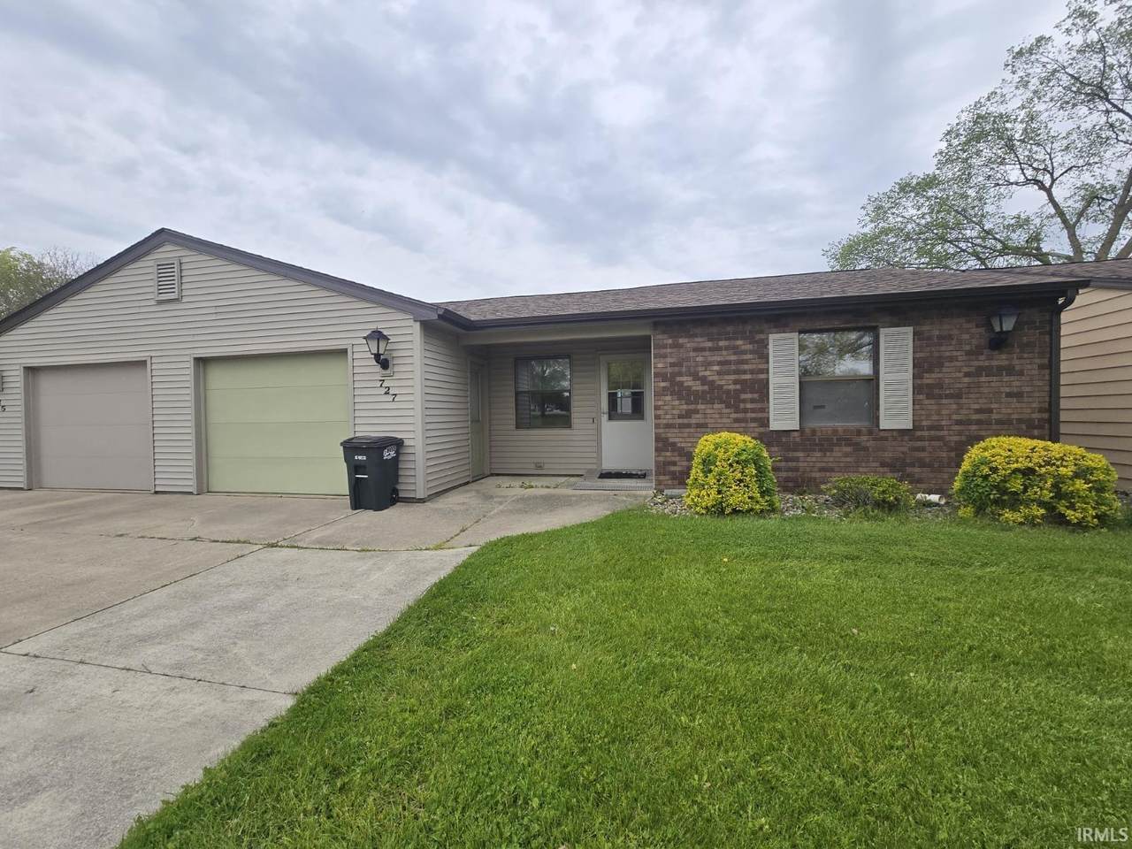 727 Riley Road - Photo 1