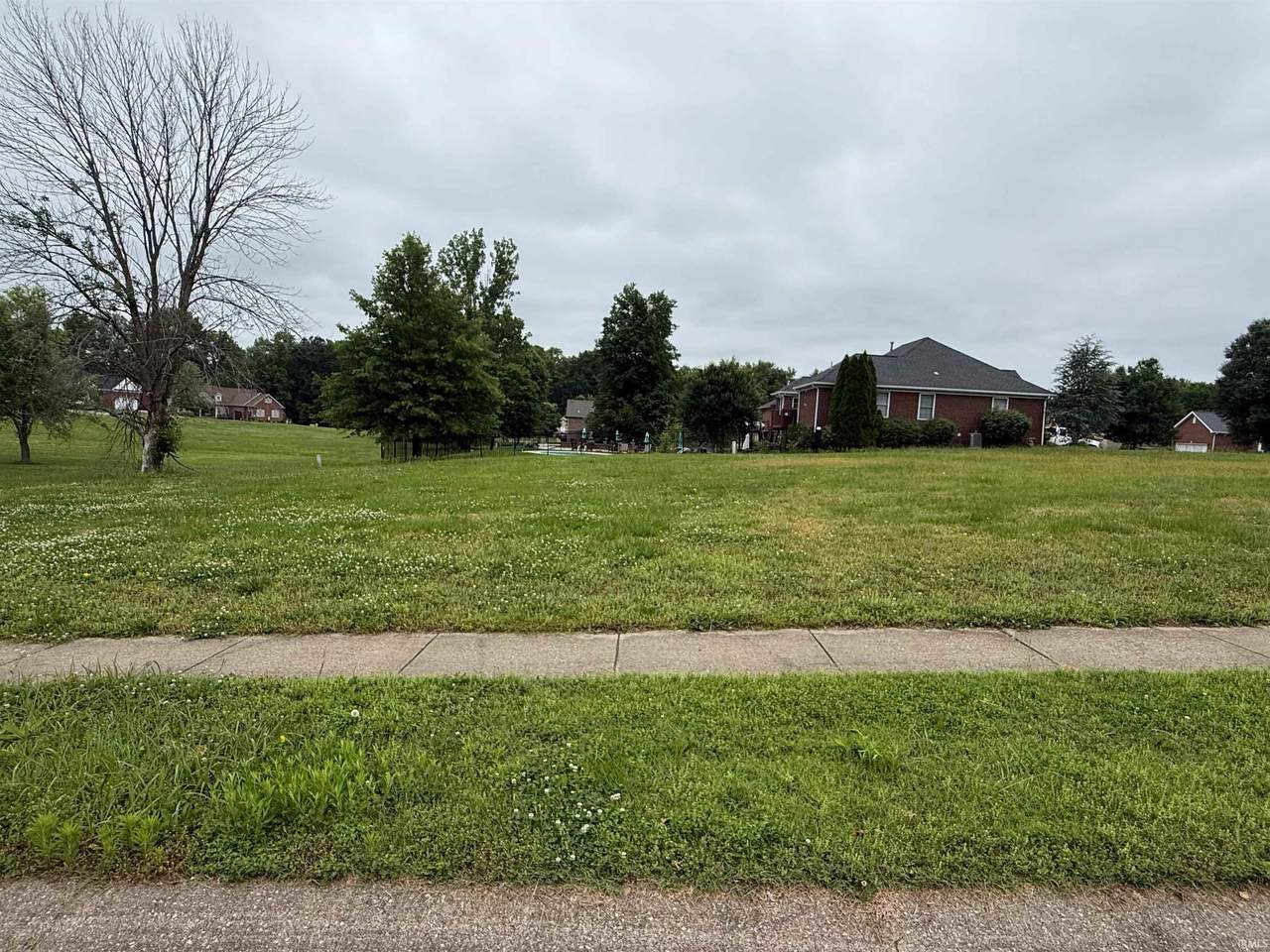 270 Persimmon Circle - Photo 1