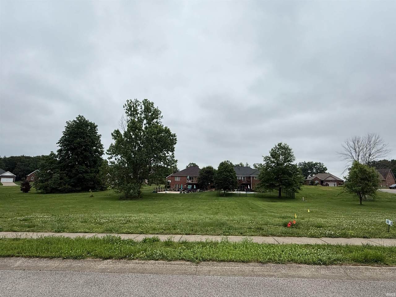 364 Persimmon Circle - Photo 1