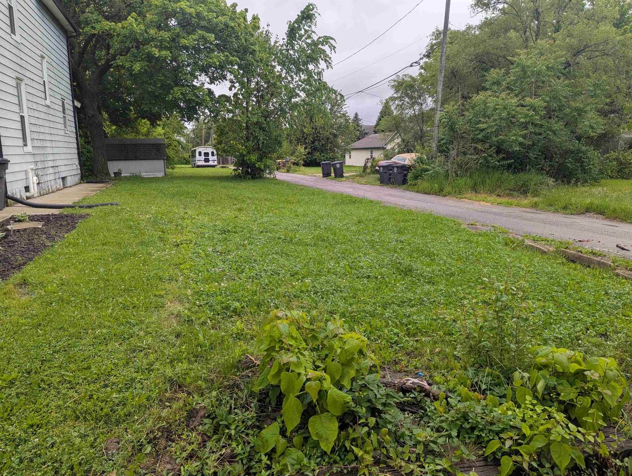 1144 Division Street - Photo 1