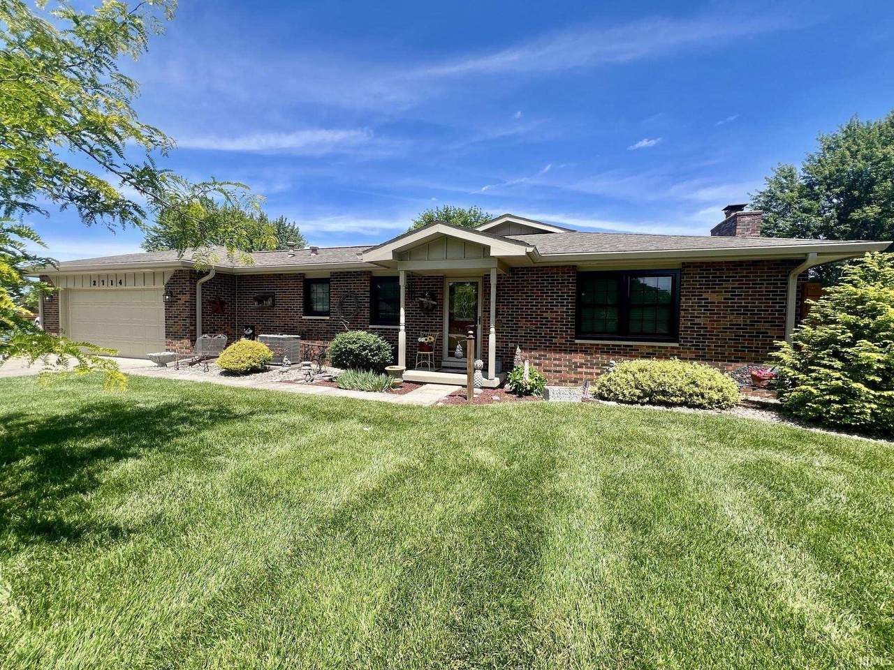 2714 Executive Court - Photo 1