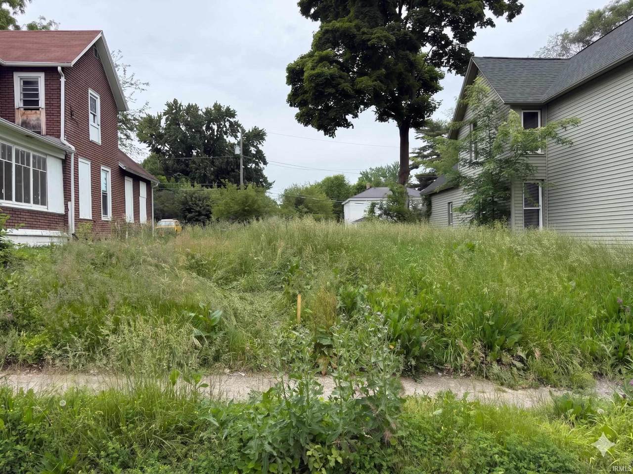 818 Huestis Avenue - Photo 1
