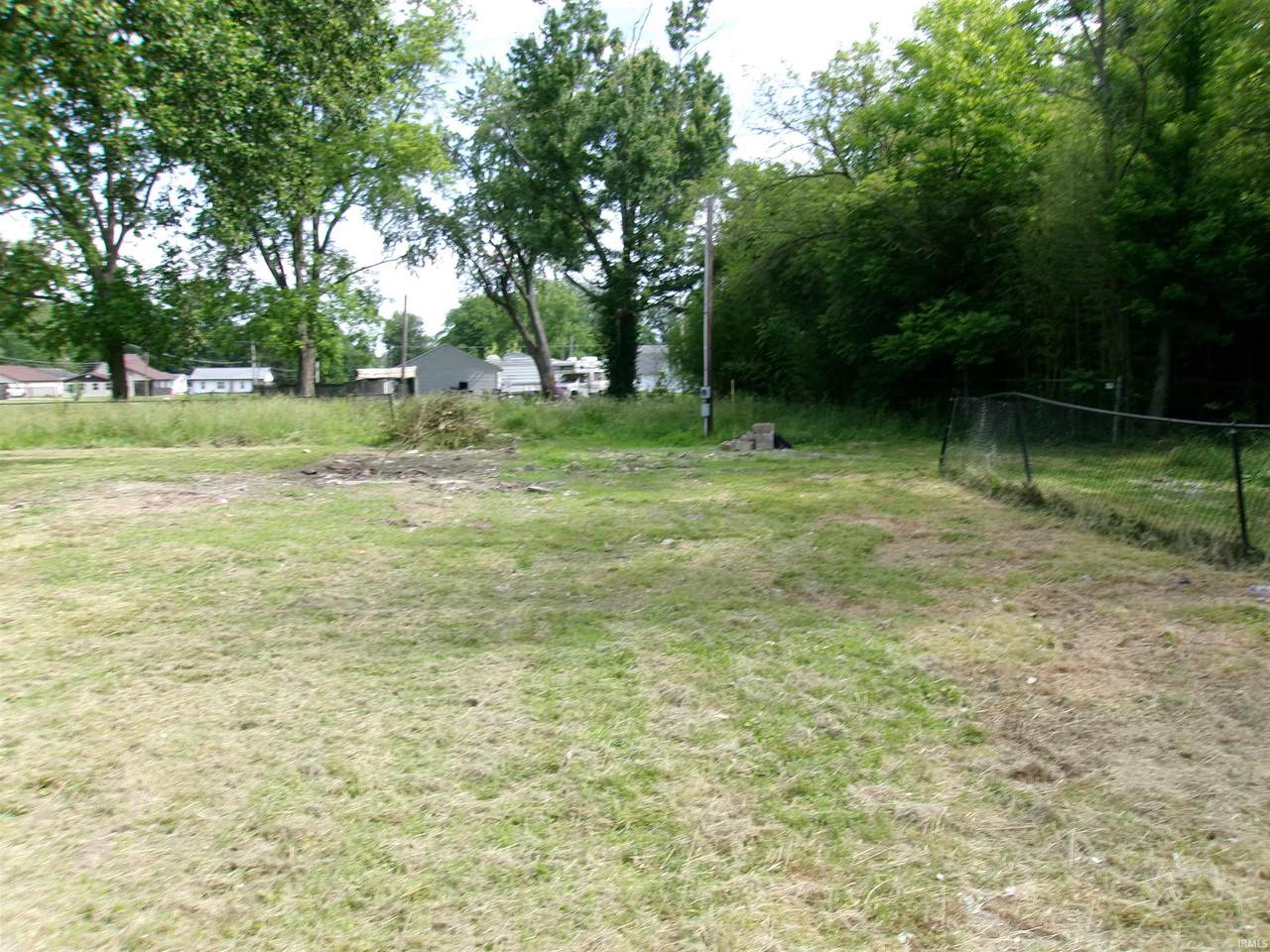 https://bt-photos.global.ssl.fastly.net/irmls/1280_boomver_1_202621154-2.jpg