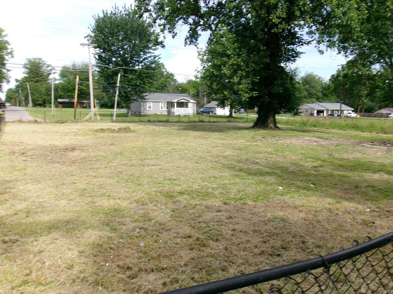https://bt-photos.global.ssl.fastly.net/irmls/1280_boomver_1_202621154-2.jpg