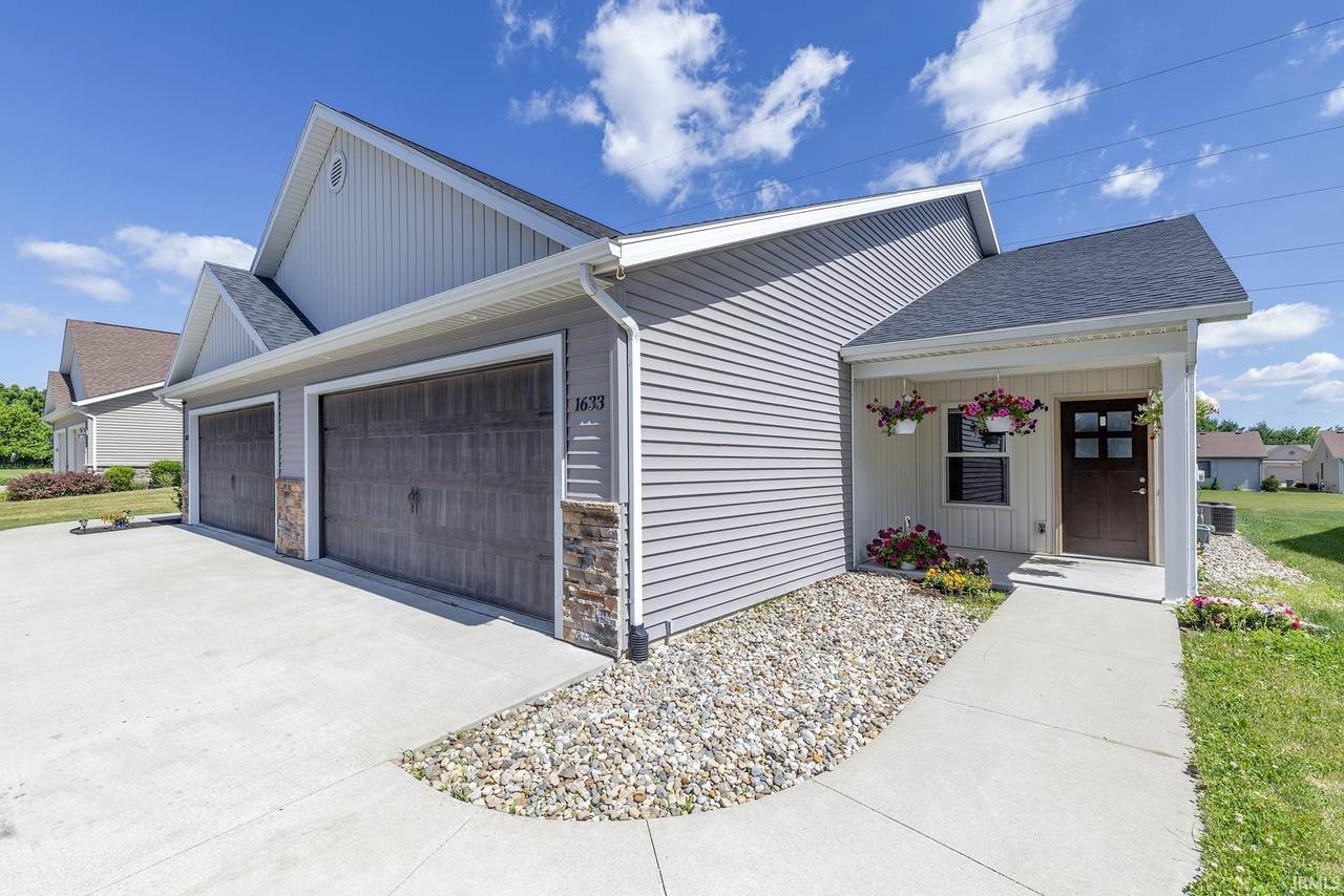 1633 Clover Creek Lane - Photo 1
