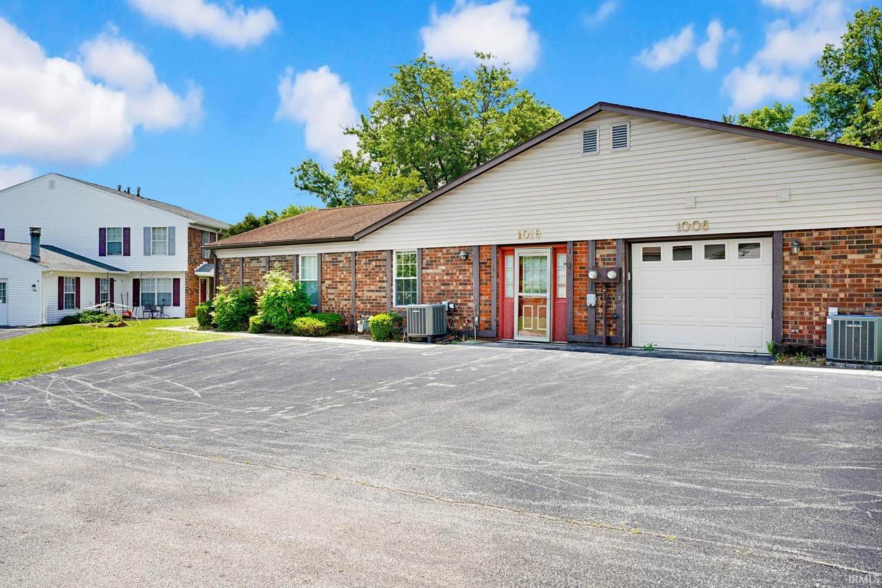 1016 Commons Drive - Photo 1