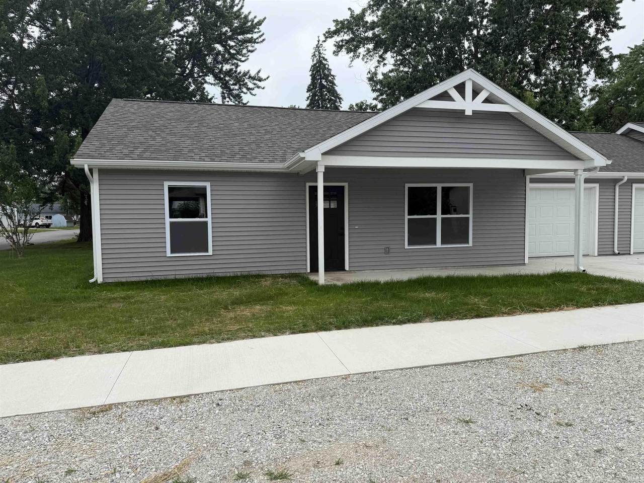 901 Dorwin Street - Photo 1
