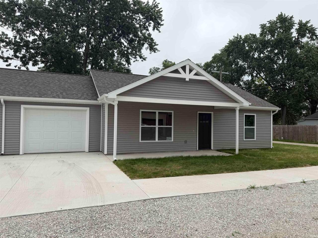 907 Dorwin Street - Photo 1