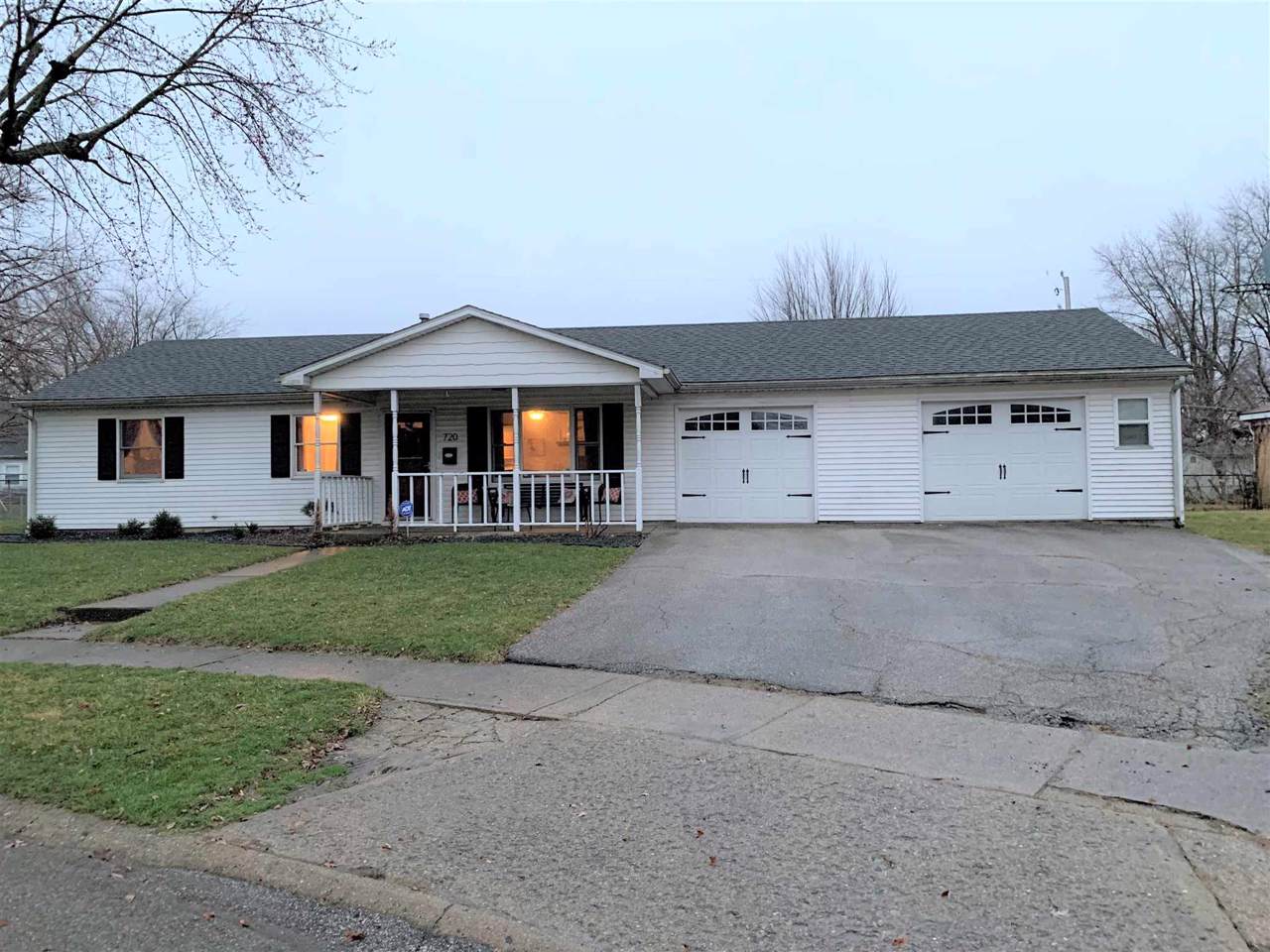 720 Westminster Lane - Photo 1