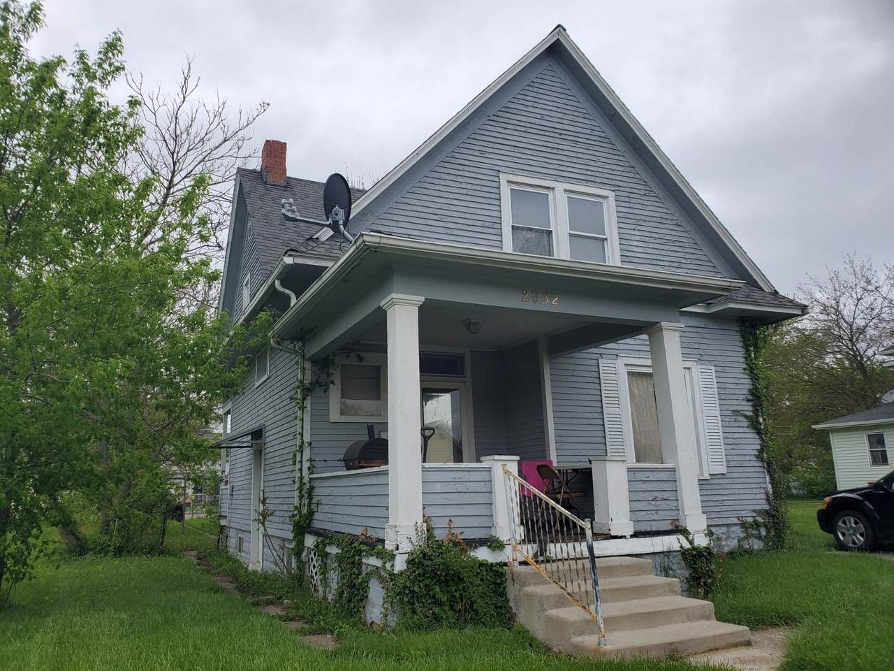 2932 Central Drive - Photo 1