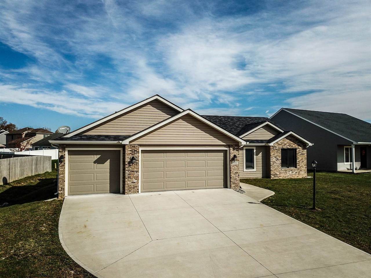 170 Cambridge Drive - Photo 1