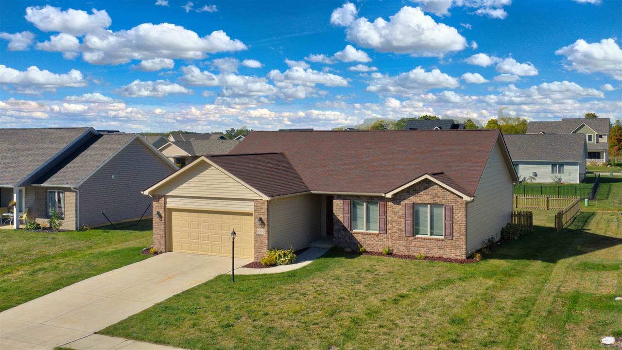 2095 Lindenwood Avenue - Photo 1