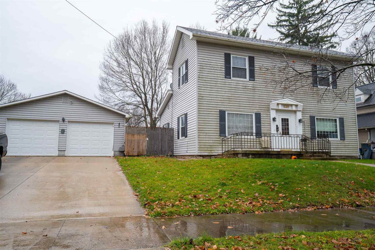 839 Hill Street - Photo 1