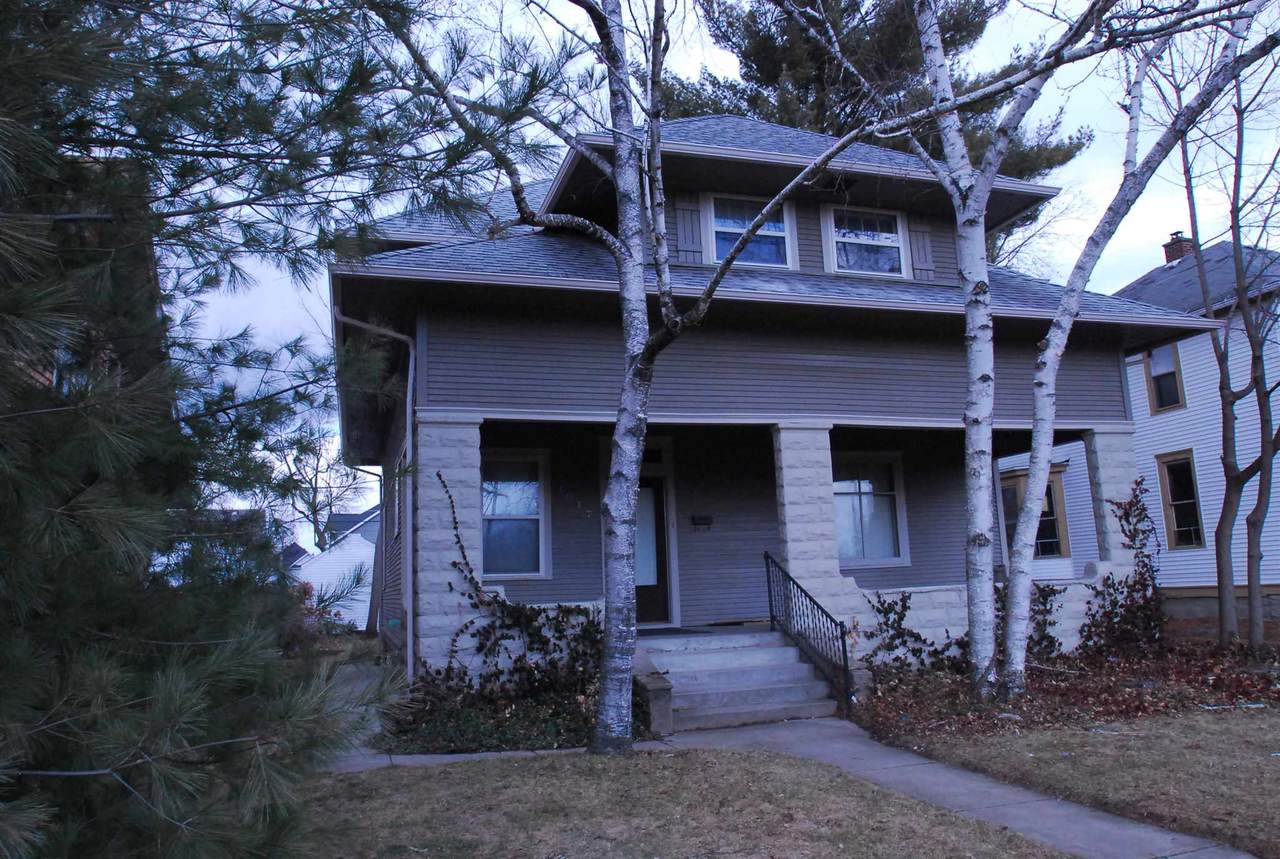 1017 Edgewater Avenue - Photo 1
