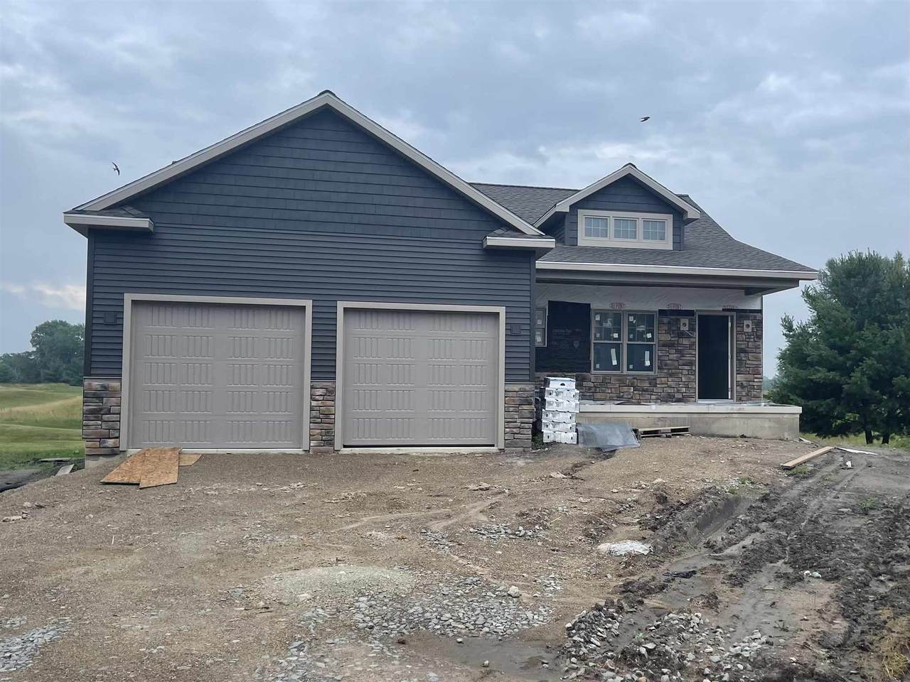 2856 Turnberry Road - Photo 1