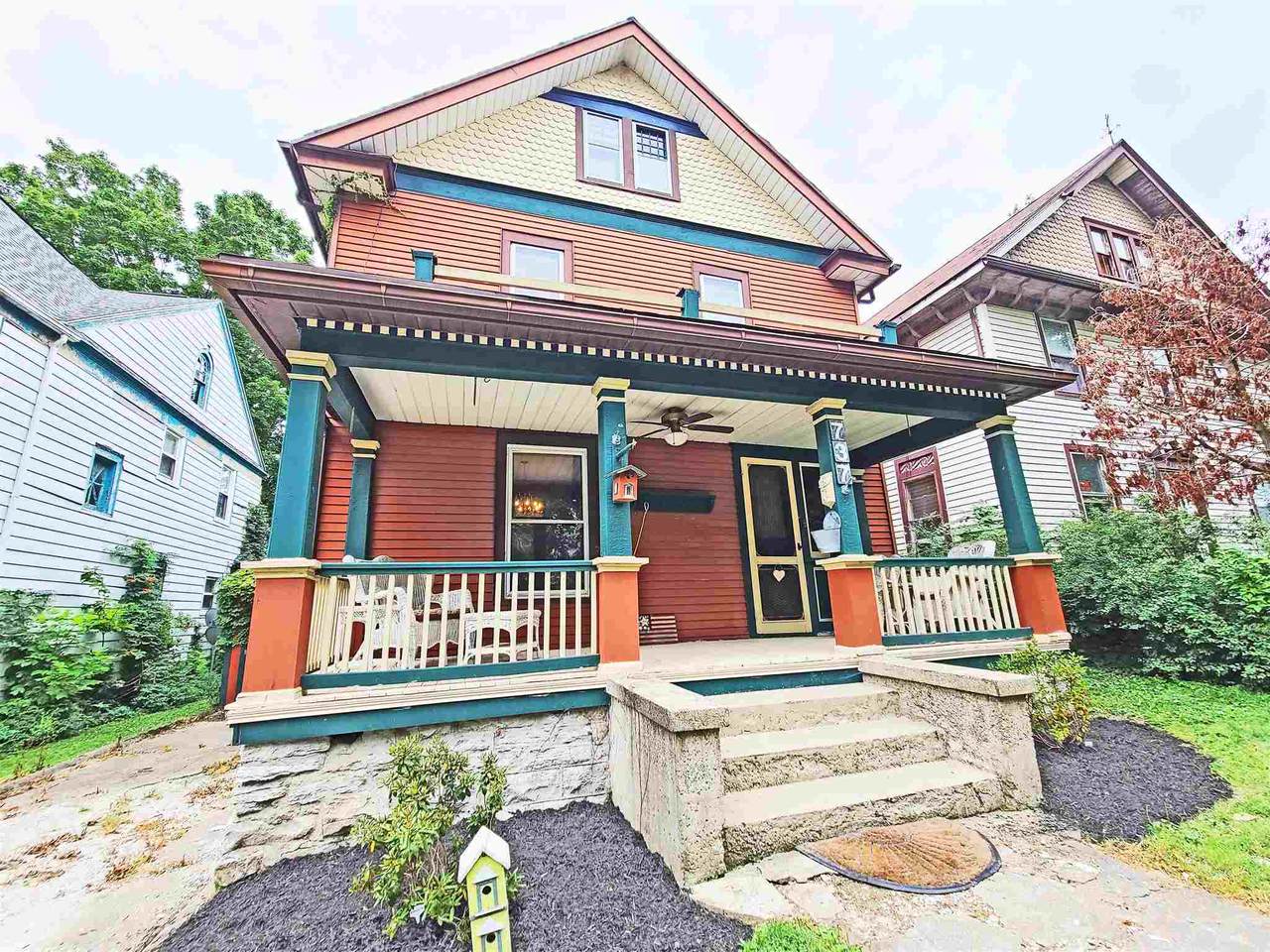 737 5TH Street - Photo 1