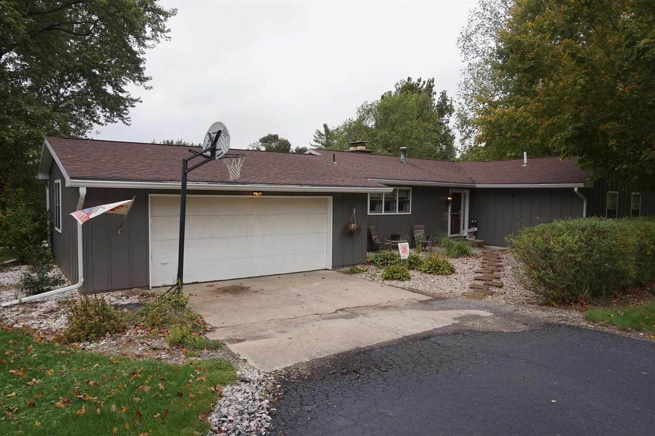1266 Crestview Drive - Photo 1