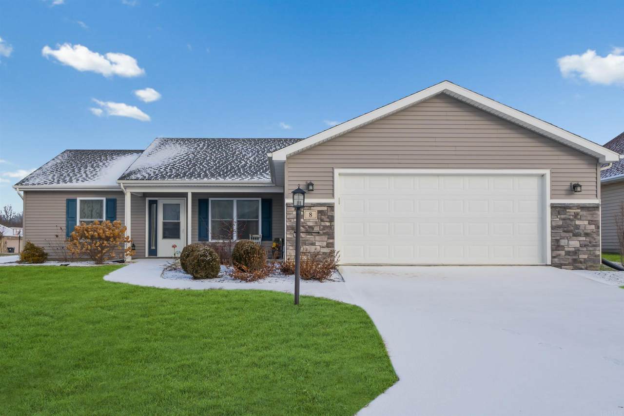 8 Cambridge Dr - Photo 1