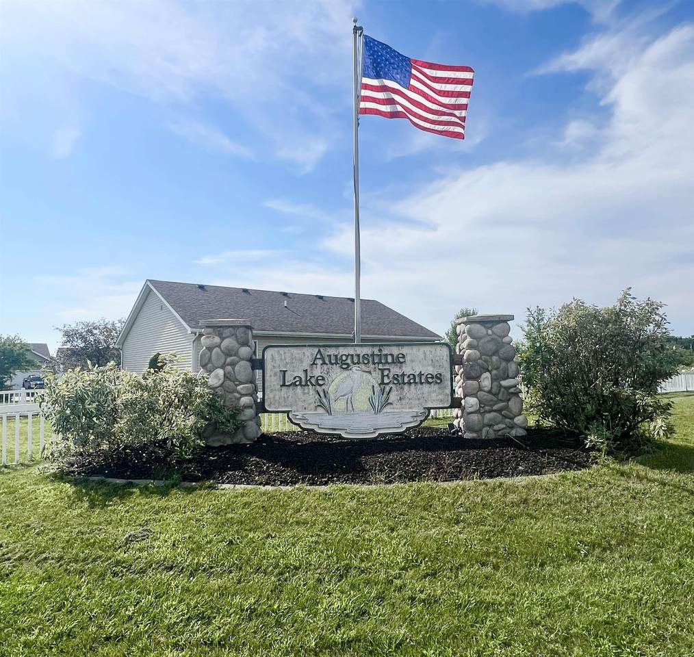 52612 Common Eider Trail - Photo 1
