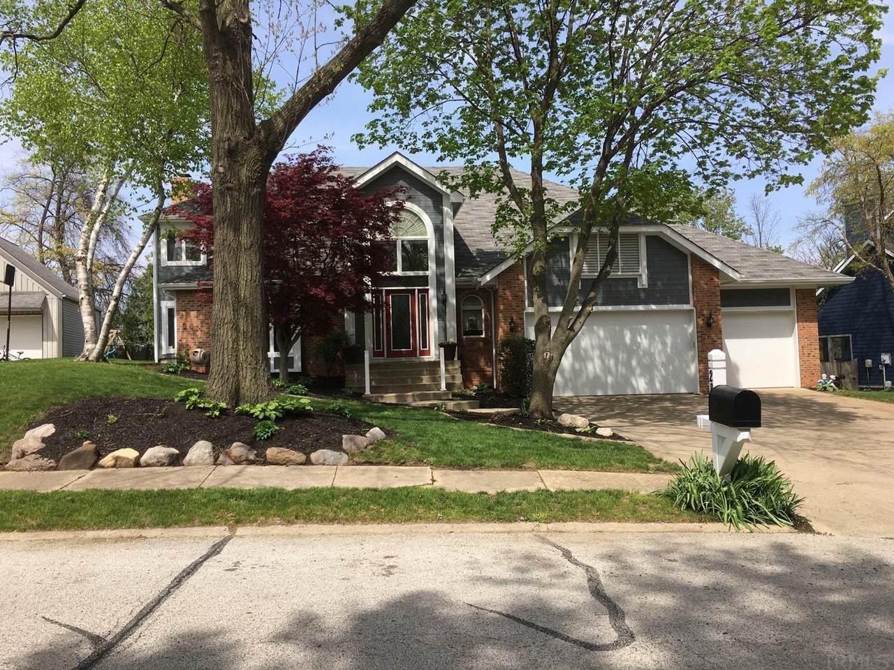 2806 Lazy Court - Photo 1