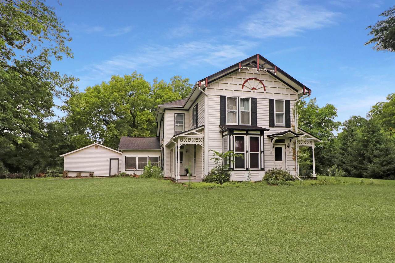 304 Lincoln Street - Photo 1